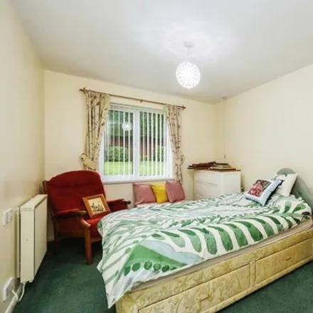 Image 6 - Padnell Road Surgery, Padnell Avenue, Havant, PO8 8DT, United Kingdom - Apartment for sale
