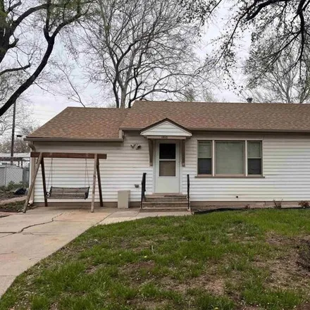 Buy this 2 bed house on 1418 West 8th Street in Newton, KS 67114