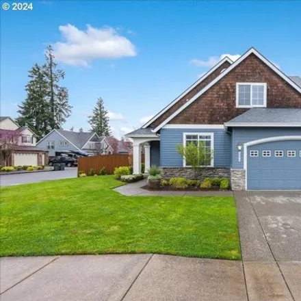 Buy this 4 bed house on 1370 Northeast 11th Avenue in Canby, OR 97013