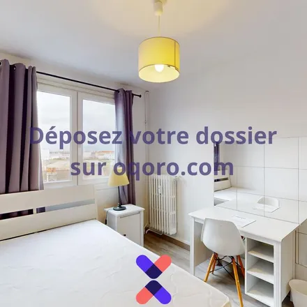 Rent this 3 bed apartment on 30 Rue Chanzy in 59260 Hellemmes-Lille, France