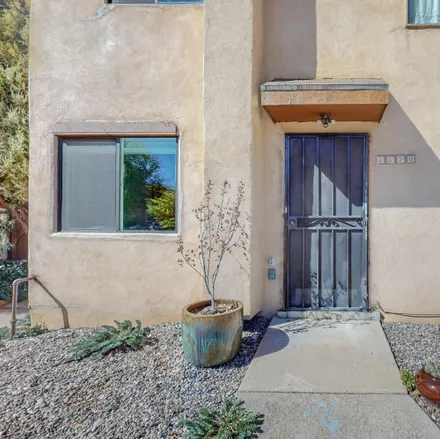 Image 3 - 1670 Calle de Oriente Norte, Santa Fe, NM 87507, USA - Townhouse for sale