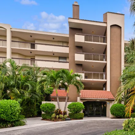 Buy this 2 bed condo on 955 Egret Circle in Delray Beach, FL 33444