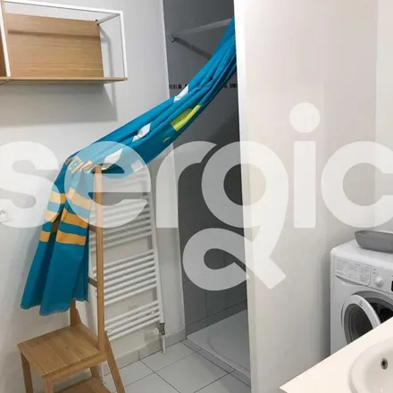 Rent this 3 bed apartment on 89 Rue de l'Hôpital Militaire in 59800 Lille, France