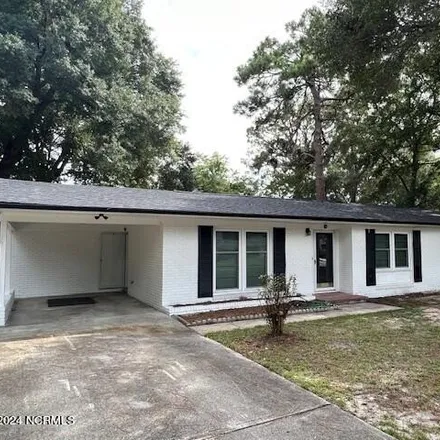 Buy this 3 bed house on 203 Brightwood Road in Wilmington, NC 28409
