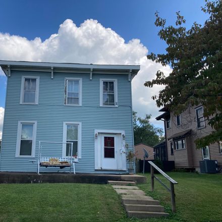 Rent this 3 bed house on 1700 South Main Street in Burlington, IA 52601