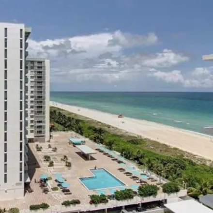Image 4 - Collins Avenue Service Road, Miami Beach, FL 33140, USA - Condo for rent