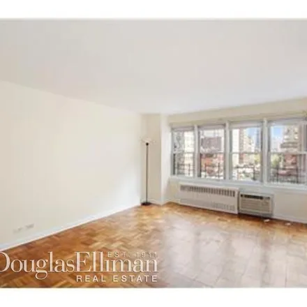 Image 8 - Murray Hill Mews, 159 East 37th Street, New York, NY 10016, USA - Apartment for rent