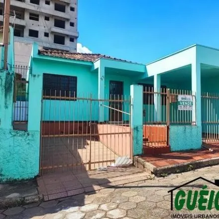 Buy this 3 bed house on Escola Municipal Maria da Silveira Vasconcelos in Rua Itararé, Centro