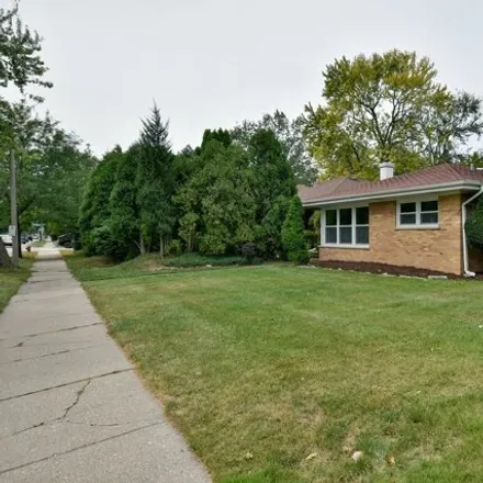 Buy this 3 bed house on 2036 Lake Ave in Wilmette, Illinois