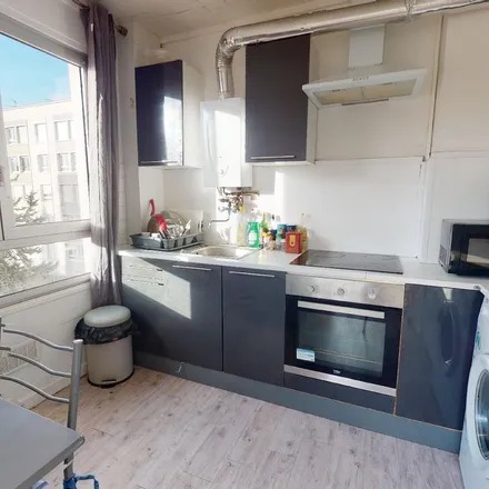 Rent this 3 bed apartment on 115 Avenue Maréchal Lyautey in 21000 Dijon, France