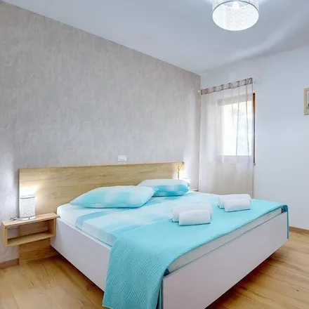 Rent this 3 bed apartment on 25100 Vinkuran
