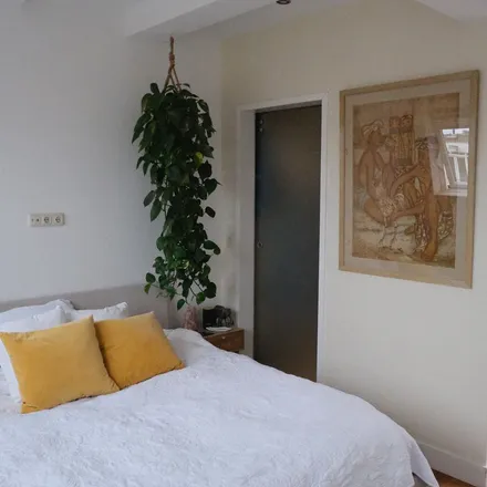 Rent this 1 bed apartment on Haarstudio Dames en Heren in Kinkerstraat, 1053 ED Amsterdam