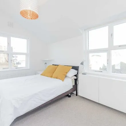 Image 1 - Kentish Town Road, Royal College Street, London, NW1 9RD, United Kingdom - Apartment for rent