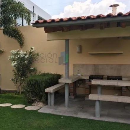 Buy this 5 bed house on Avenida Mesón del Prado in Delegaciön Santa Rosa Jáuregui, Juriquilla