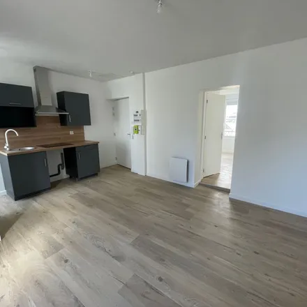 Rent this 2 bed apartment on La Sale in Route d'Angers, 49000 Écouflant