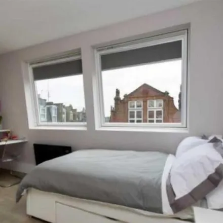 Image 3 - 30 Lithos Road, London, NW3 6EH, United Kingdom - Apartment for rent