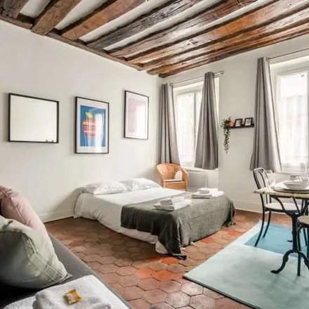 Image 2 - 9 Rue des Guillemites, 75004 Paris, France - Apartment for rent