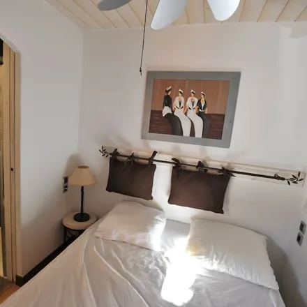 Rent this 3 bed house on avenue de provence in 83980 Le Lavandou, France