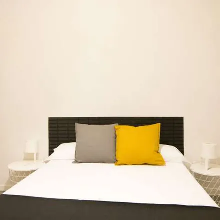 Rent this 5 bed apartment on Madrid in Travesía Conde Duque - Amaniel, Travesía del Conde Duque