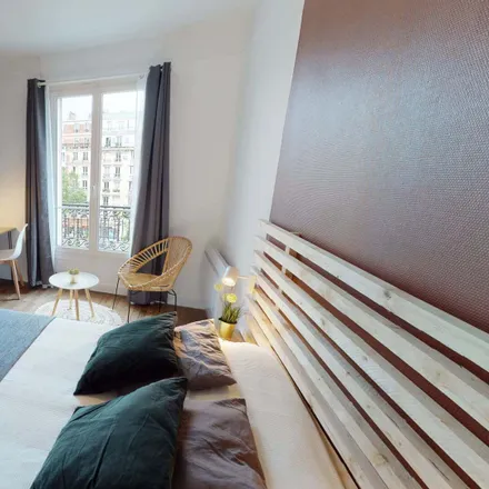 Image 2 - 18 Rue Fantin Latour, 75016 Paris, France - Room for rent