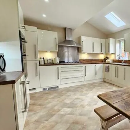 Image 2 - Turnberry Close, Greylees, NG34 8GW, United Kingdom - House for sale