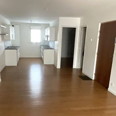 Rent this 3 bed apartment on 78 Avenue Paul Doumer in 78360 Montesson, France