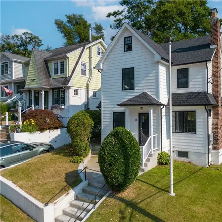 Buy this 4 bed house on 8 Mullon Avenue in Port Washington, NY 11050