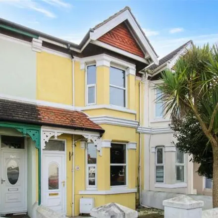 Buy this 3 bed townhouse on Queen Street in Worthing, BN14 7BL