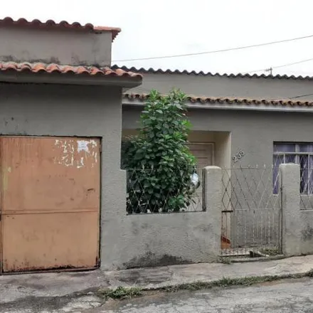 Buy this 8 bed house on Rua Salvador de Sá in Água Limpa, Volta Redonda - RJ