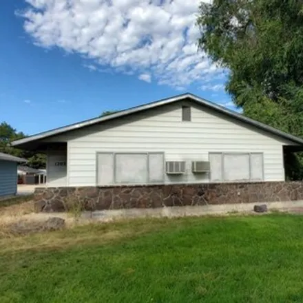 Buy this 4 bed house on 1201 South Elder Street in Nampa, ID 83686