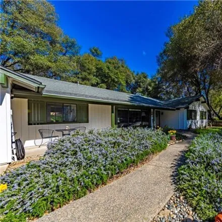 Image 2 - 50017 Meadowview Drive, Oakhurst, CA 93644, USA - House for sale