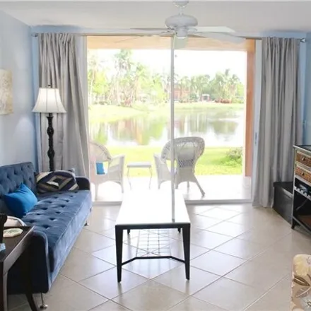 Image 2 - Wildwood Lakes Boulevard, Collier County, FL 34104, USA - Condo for rent