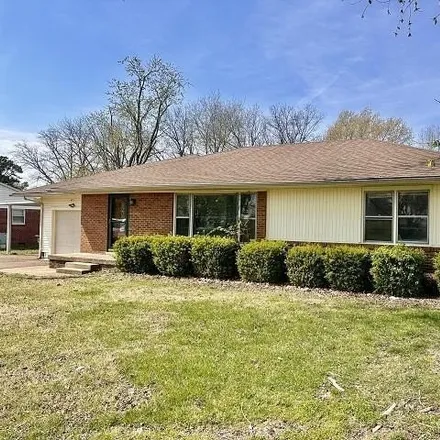 Buy this 4 bed house on 1717 Pleasant Valley Avenue in Union City, TN 38261