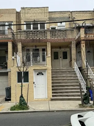 Rent this 3 bed house on The Church of Jesus Christ of Latter-day Saints in 63rd Street, West New York