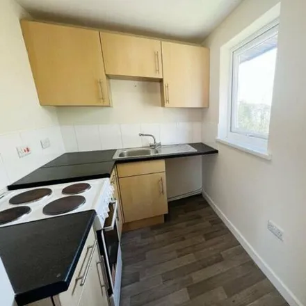 Image 4 - Stonefield Close, Eastleaze Road, Swindon, SN5 7EH, United Kingdom - Apartment for rent