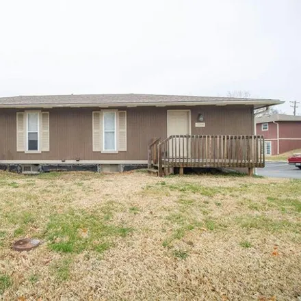Image 1 - 1009 West Ash Street, Columbia, MO 65203, USA - House for rent
