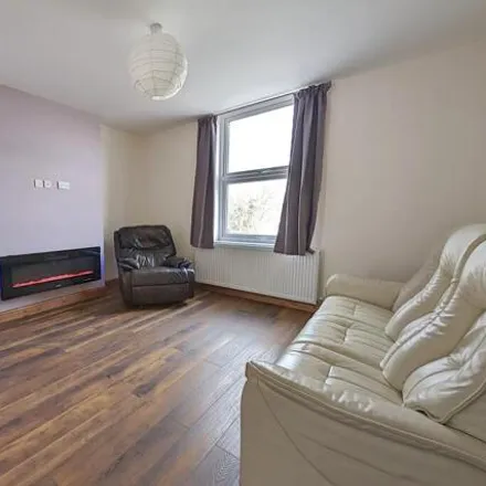 Rent this 1 bed townhouse on 211 in 213 Chesterfield Road, Sheffield