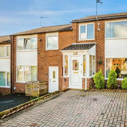 Buy this 3 bed townhouse on Cornmill Drive in Norristhorpe, WF15 7EE