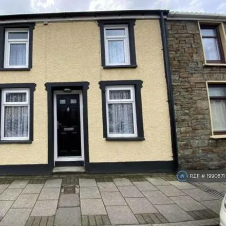 Rent this 2 bed townhouse on Cardiff Road in Aberdare, CF44 6HX