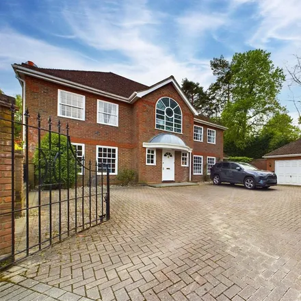Rent this 5 bed house on Timberley Place in Wokingham, RG45 6BB
