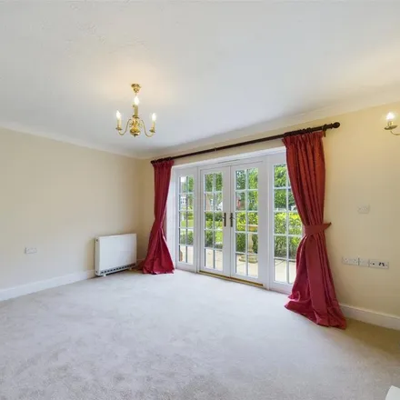Image 3 - Hill Farm Court, Chinnor, OX39 4NX, United Kingdom - Apartment for rent