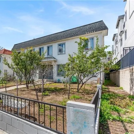 Image 1 - 553 North Kenmore Avenue, Los Angeles, CA 90004, USA - House for sale