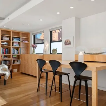 Image 8 - 77 Reade Street, New York, NY 10007, USA - Townhouse for sale