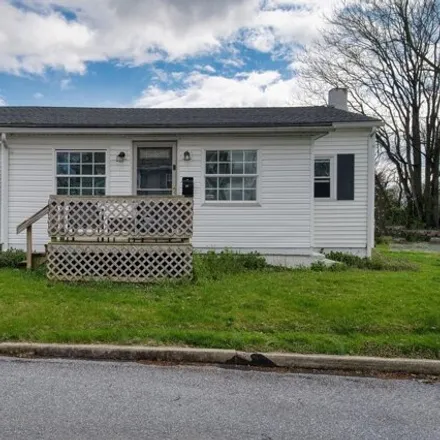 Buy this 3 bed house on 96 Dahlgren Street in Greencastle, Franklin County