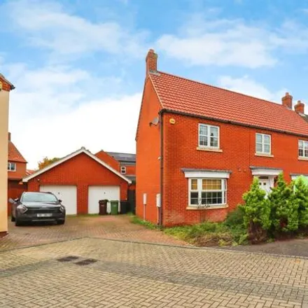 Buy this 5 bed house on 13 Peregrine Mews in Cringleford, NR4 7NB