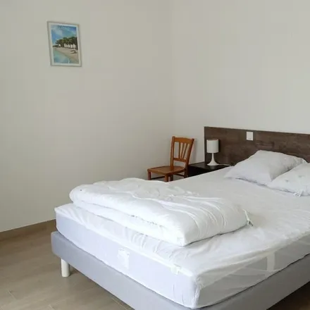 Rent this 3 bed house on Saint-Gilles-Croix-de-Vie in Quai de la République, 85800 Saint-Gilles-Croix-de-Vie