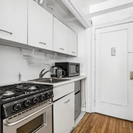 Image 5 - 433 West 34th Street, New York, NY 10001, USA - Apartment for sale