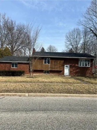 Buy this 4 bed house on 504 Prospect Street in Berea, OH 44017