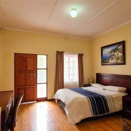 Image 5 - Smuts Road, Selborne, East London, 5217, South Africa - Apartment for rent