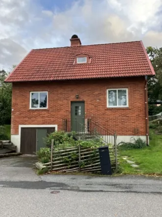 Rent this 5 bed house on Furuhällsvägen 30 in 435 30 Mölnlycke, Sweden